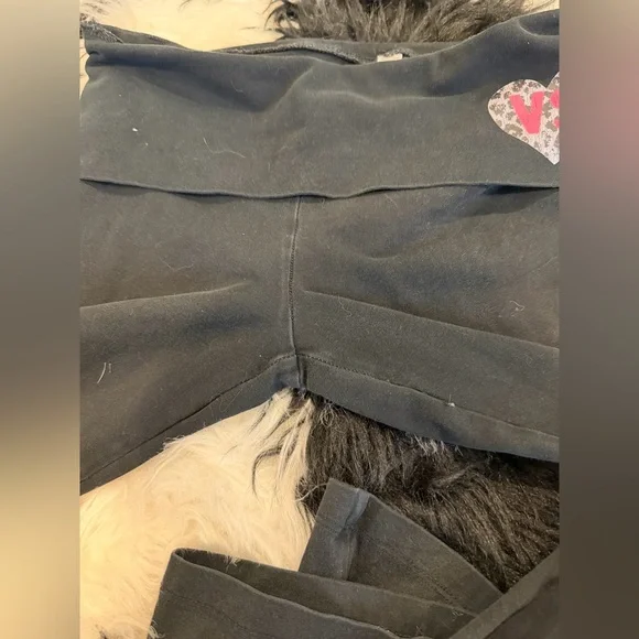 Victoria's Secret PINK Black Flare Leggings with Pink Heart Logo - Picture 5 of 7